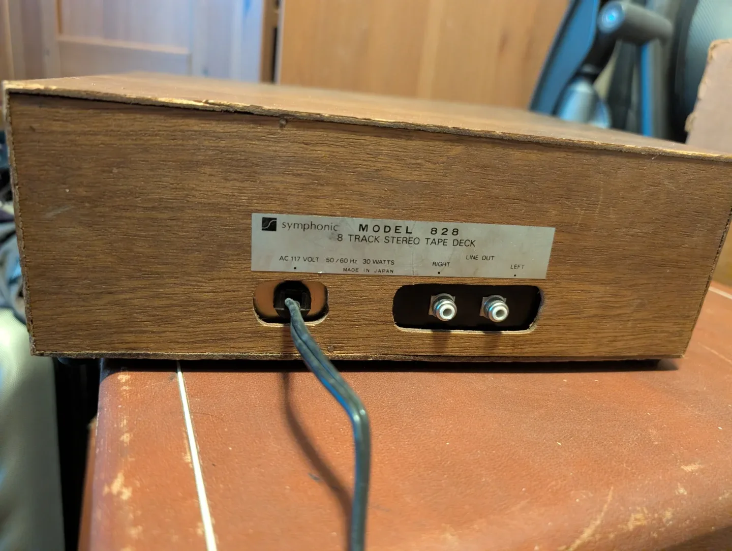 Symphonic 8 Track Cartridge Tape Deck with Speakers image indicator(9)