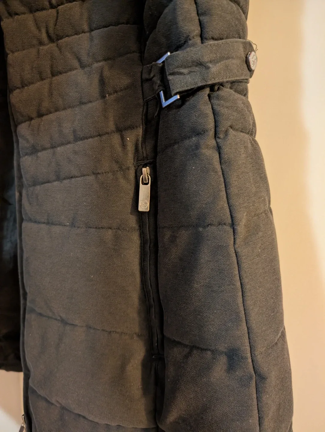 McKinley Puffer Jacket - Size XS image indicator(4)