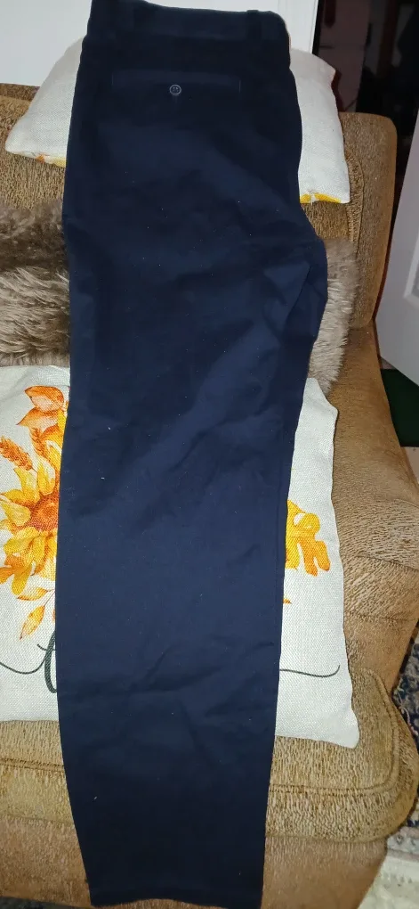 H&M Slim Fit Pants - Size 34/32 image indicator(2)