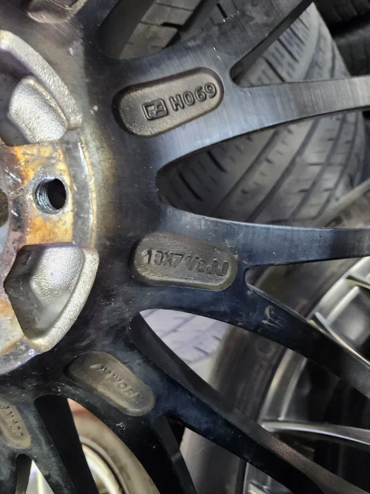 WORK 235/50R18 Tires & Rims - 18x7 1/2JJ image indicator(4)