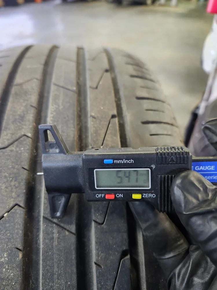 WORK 235/50R18 Tires & Rims - 18x7 1/2JJ image indicator(5)