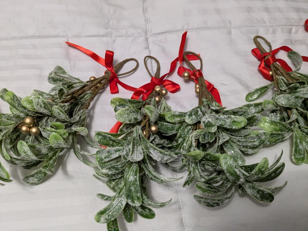 Christmas Garland and Mistletoe Picks - photo 2