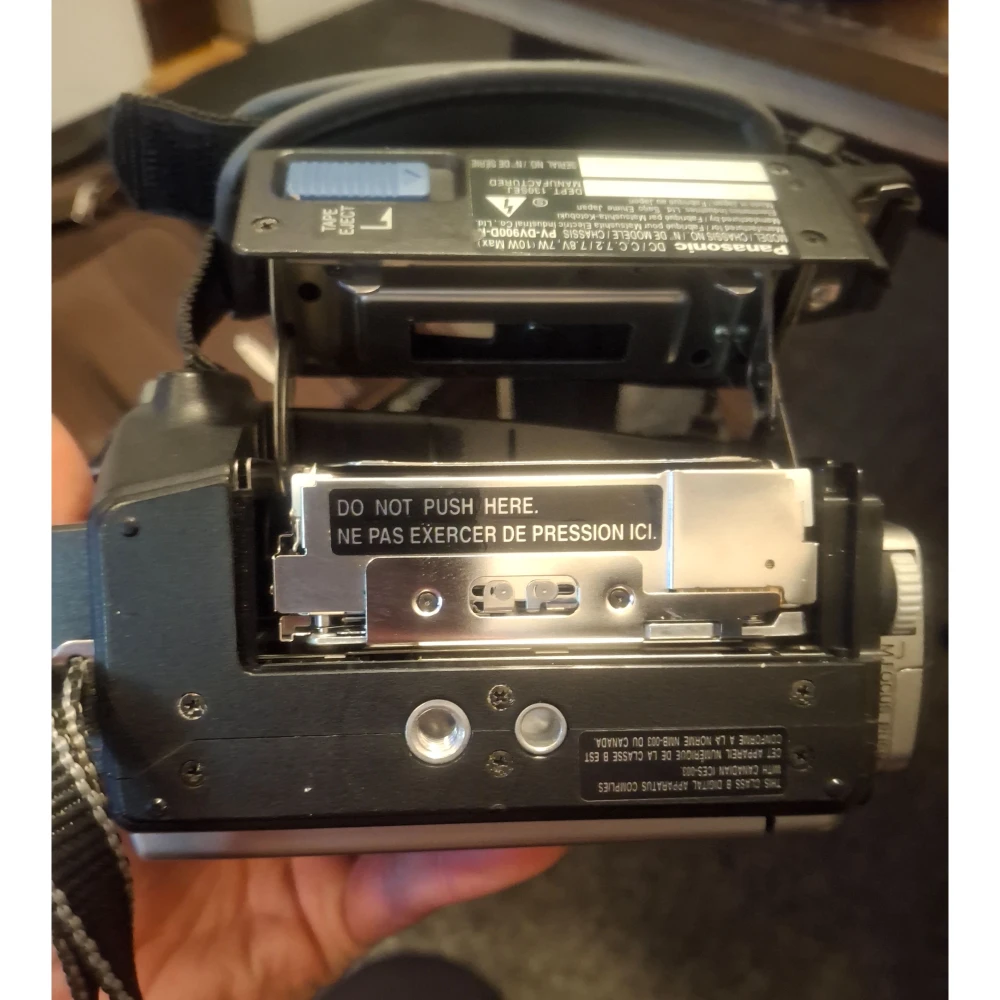 Panasonic Palmcorder With Charger & Camera Bag - photo 4