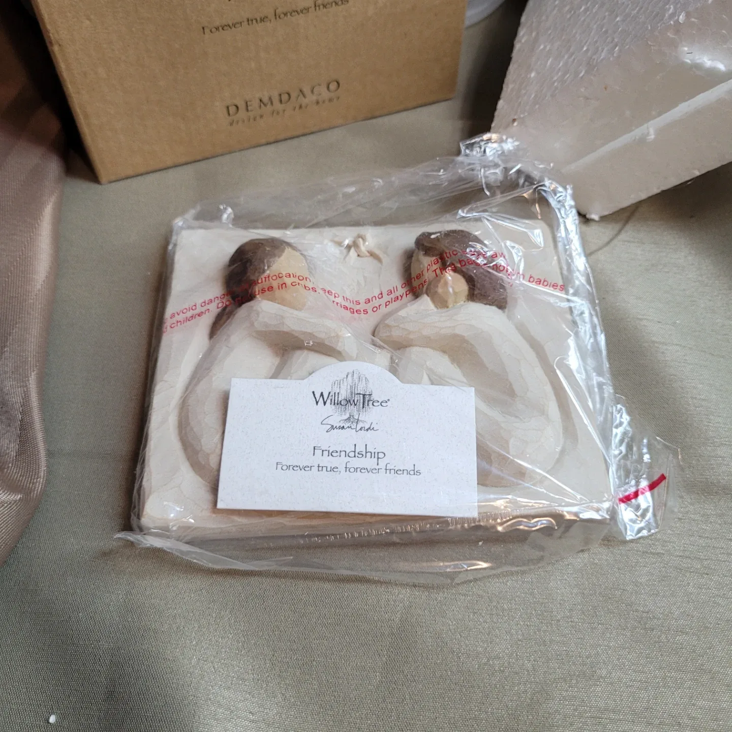 5" x 4" Willow Tree “Friendship“ Wall Decor Demdaco 2001 image indicator(2)