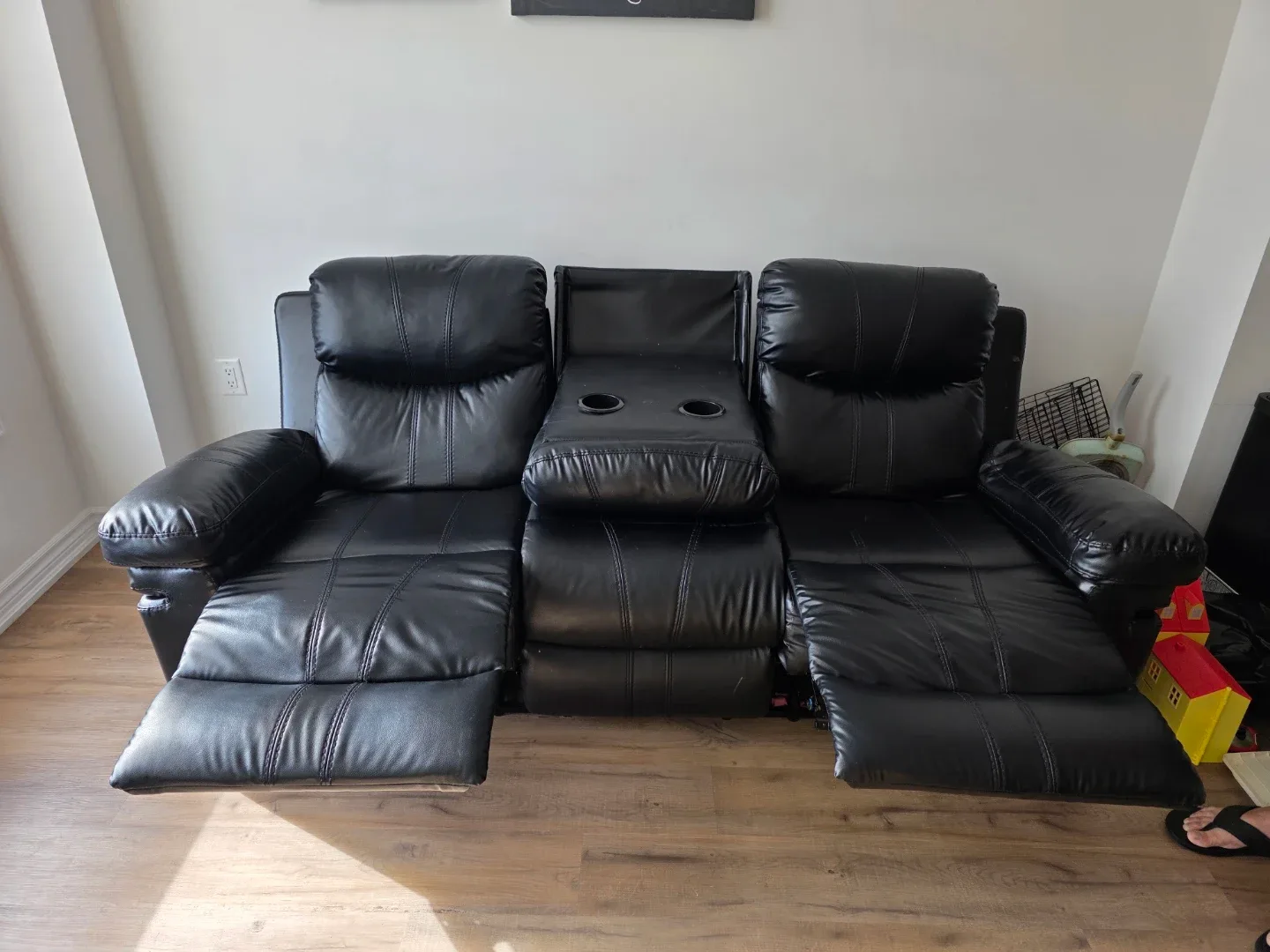 Black Leather Reclining Sofa Set image indicator(4)