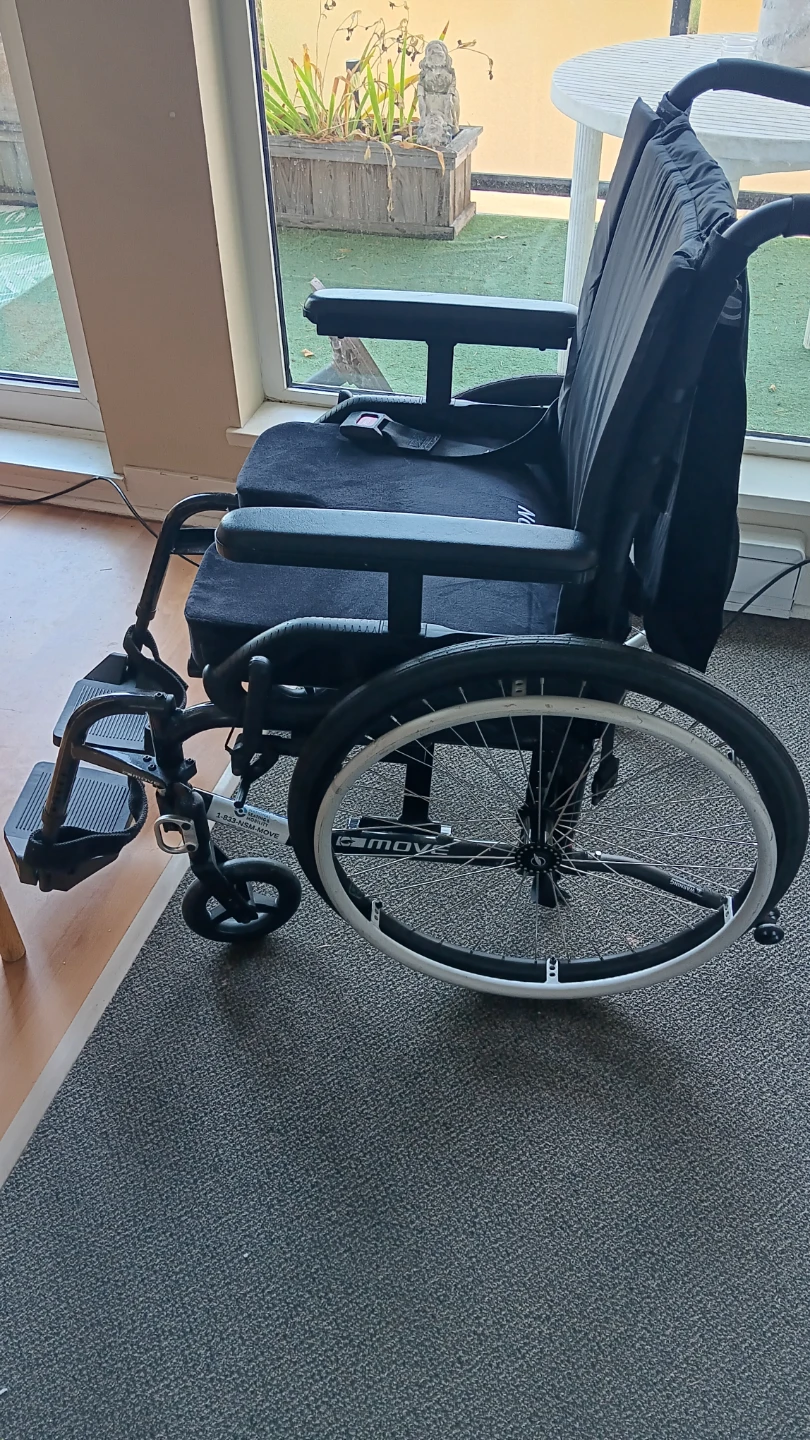 Motion Composites Wheelchair - photo 3