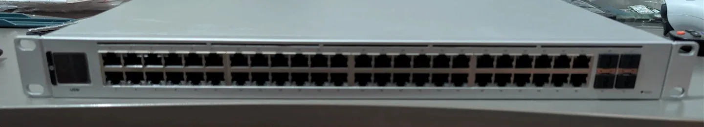 Ubiquiti UniFi USW-48 Network Switch image indicator(3)