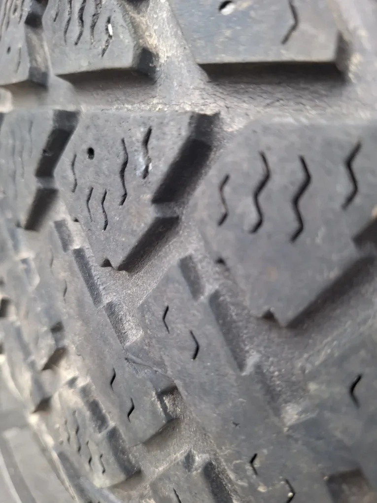 PaceMark Snowtraker Radial P235/70R16 Tire image indicator(8)