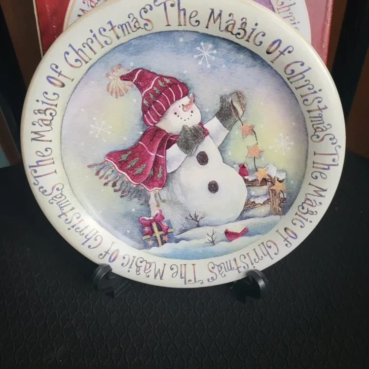 The Magic of Christmas Display Plate & Stand image indicator(4)