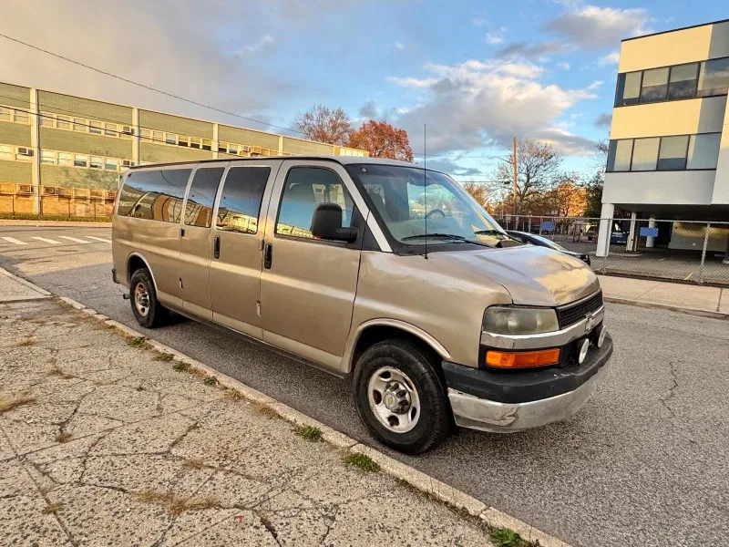 2005 CHEVY EXPRESS 3500 PASSENGER VAN image indicator(2)