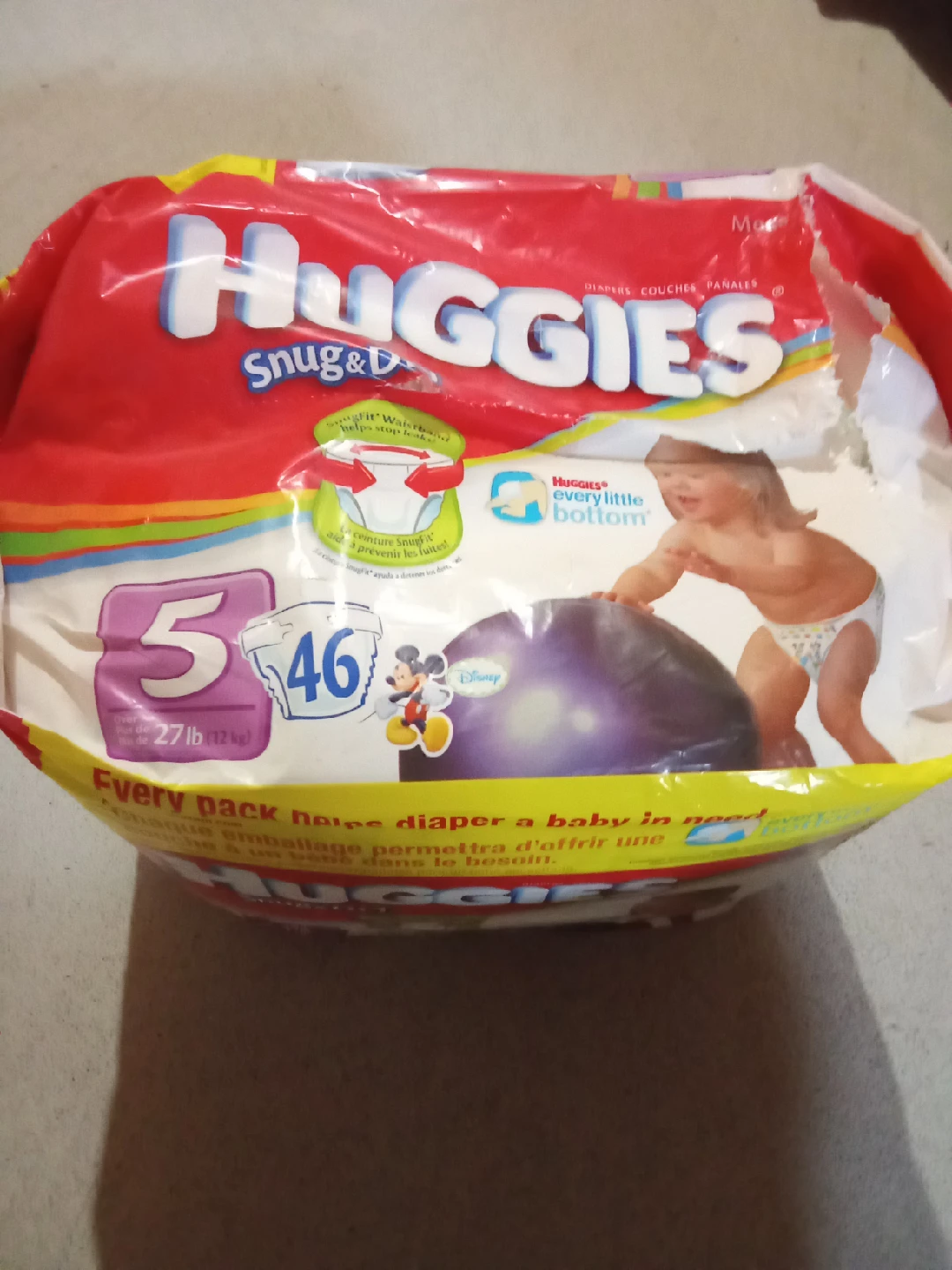 Huggies Snug & Dry Size 5 Diapers (45 count) - photo 2