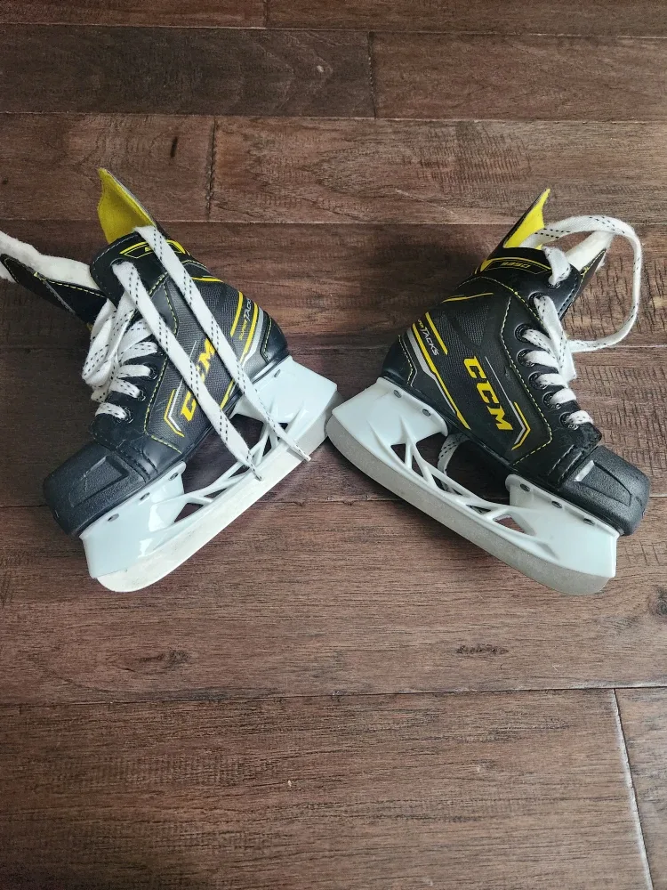 CCM Super Tacks 9350 Ice Skates - Size US 11 image indicator(2)