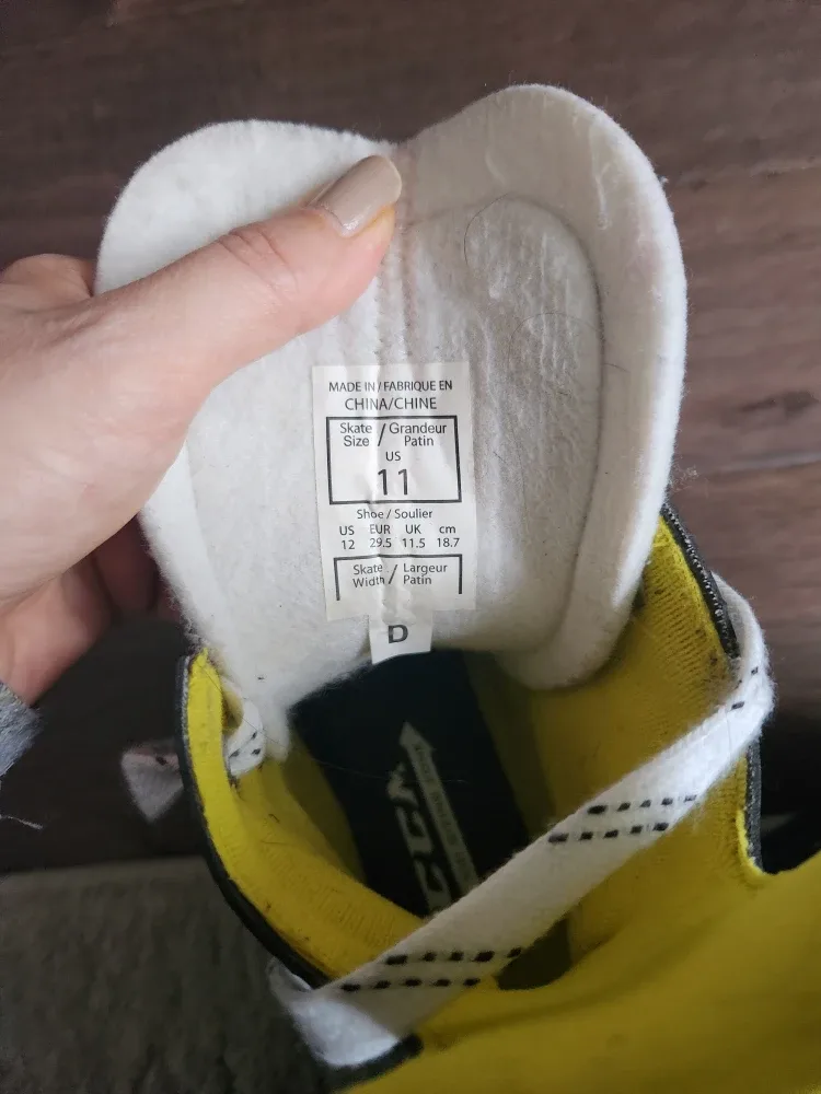 CCM Super Tacks 9350 Ice Skates - Size US 11 image indicator(3)