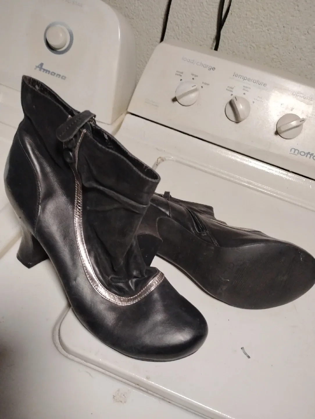 Mojo Moxy Black Leather Booties - Size 11M thumbnail