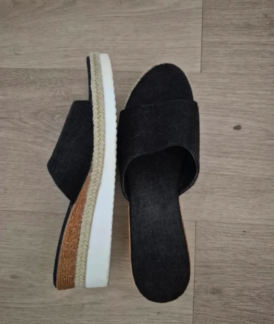 #Cleanout - Wedge Sandals