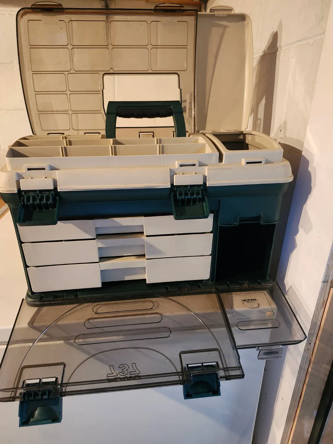 Plano fishing tackle box image indicator(3)