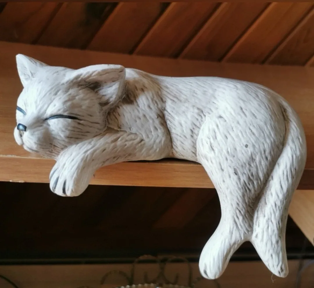 Cat Shelf Sitter Decor