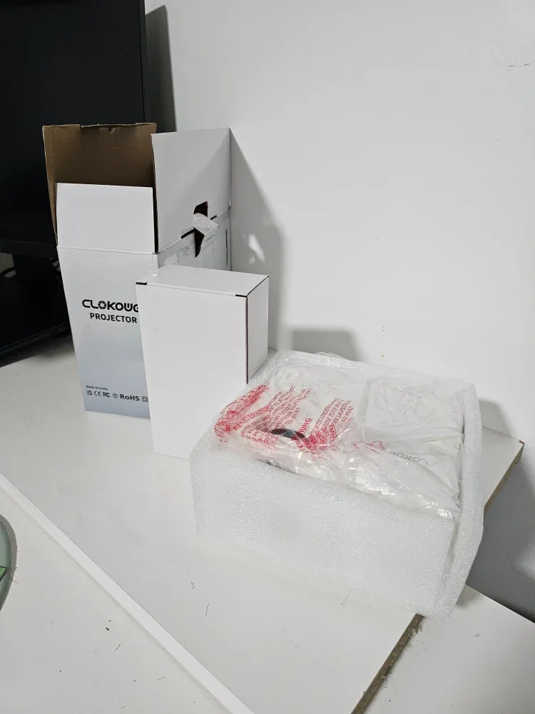 NEW- CLOKOWE Mini Projector - White image indicator(4)