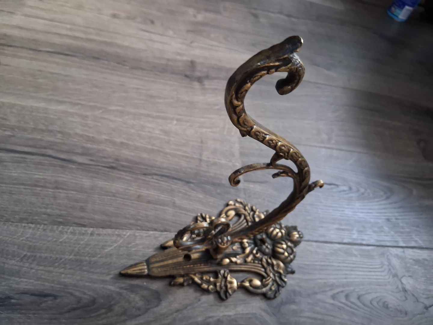 Vintage Style Ornate Metal Wall Hook - photo 2