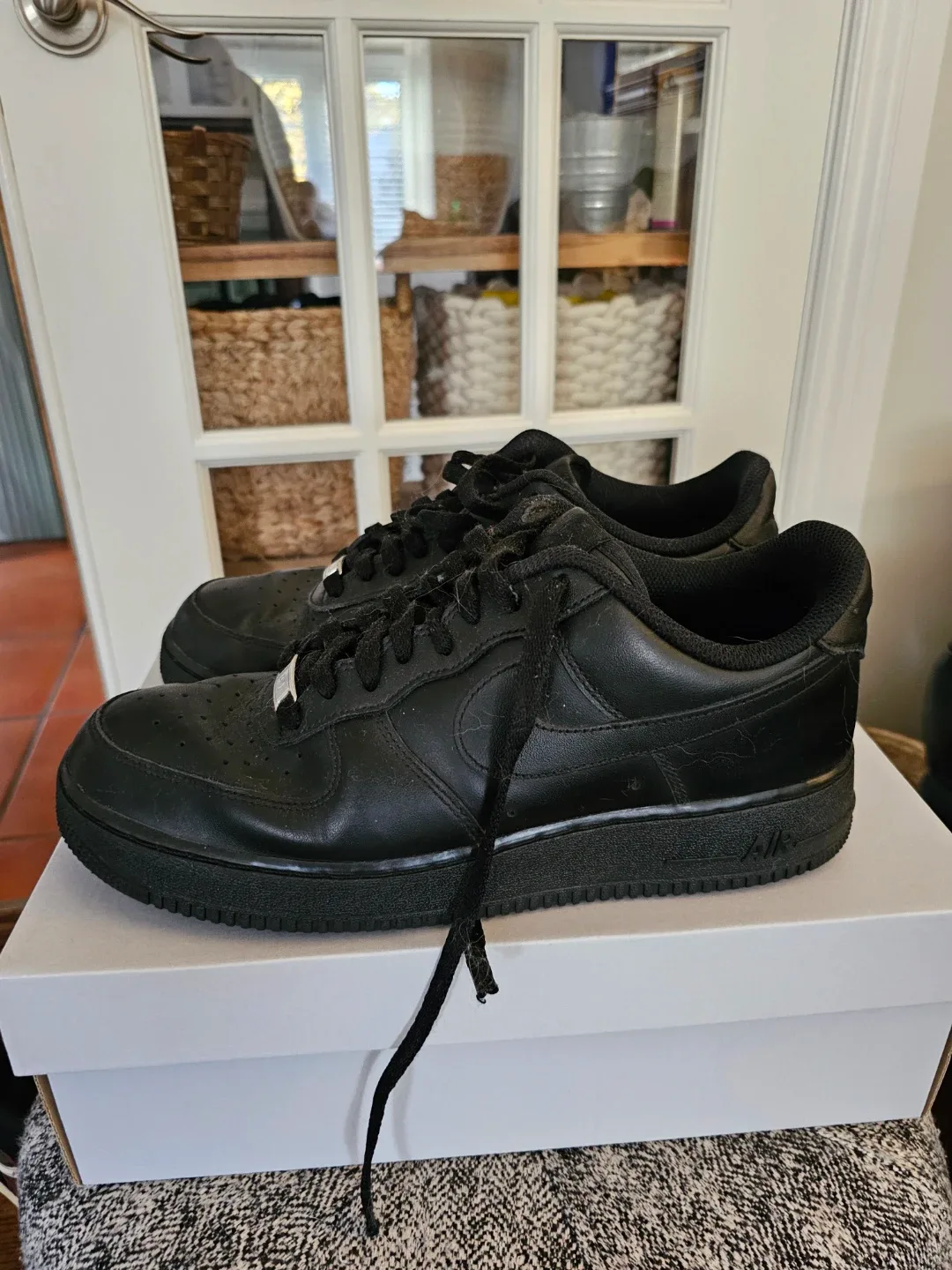 Nike Air Force 1 '07 - Size 10 Black image indicator(2)