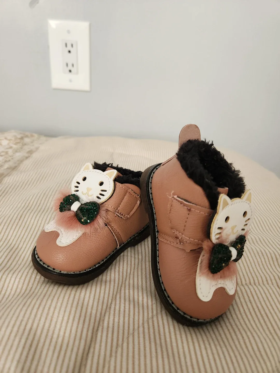 🐱Cute Pink Cat Baby Shoes - Size 15/125 image indicator(4)
