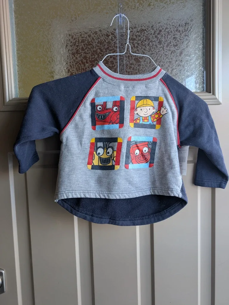 Boys sz 3 Bob the builder sweater