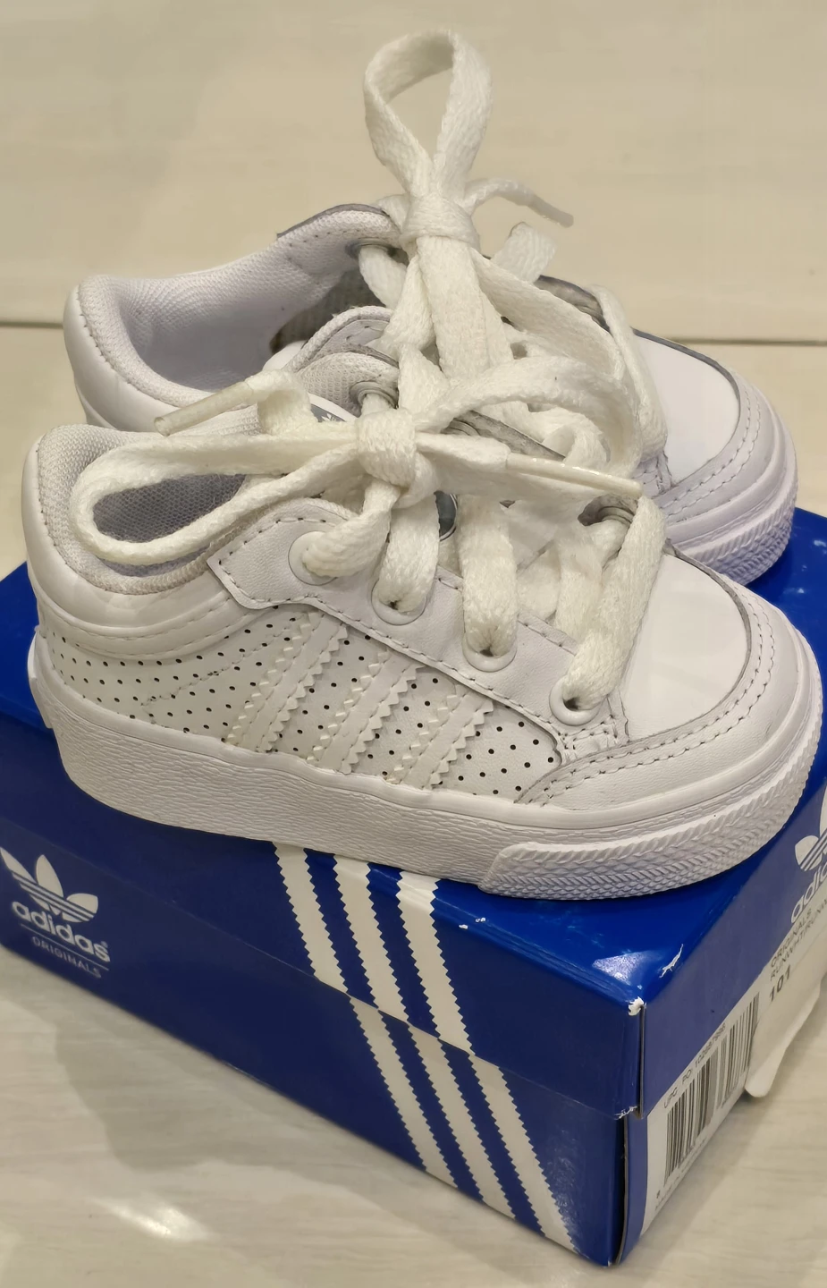 Cute Adidas Americana Baby/Toddler Shoes! - Size 3 - photo 2
