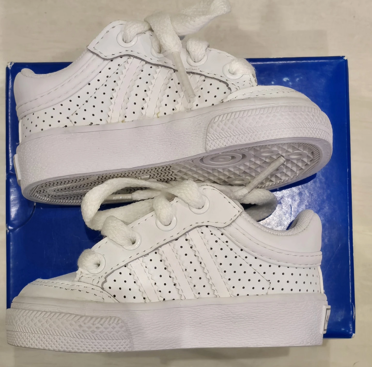 Cute Adidas Americana Baby/Toddler Shoes! - Size 3 - photo 4