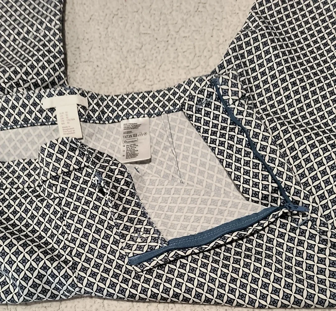 H&M Patterned Pants - Size 10 image indicator(4)