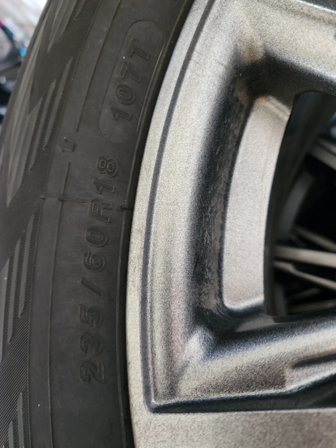 Yokohama 235/60R18 Studless Winter Tires - Set of 4 image indicator(4)