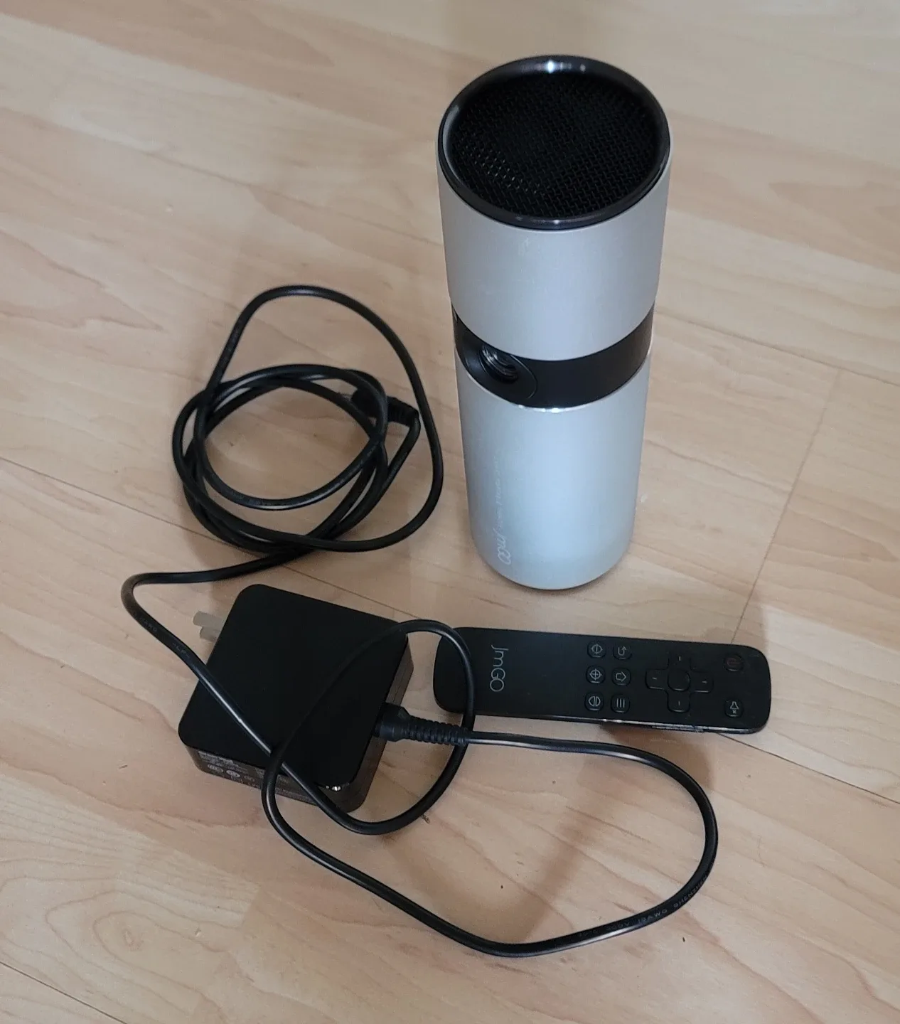 JMGO Smart Portable Theater Projector thumbnail