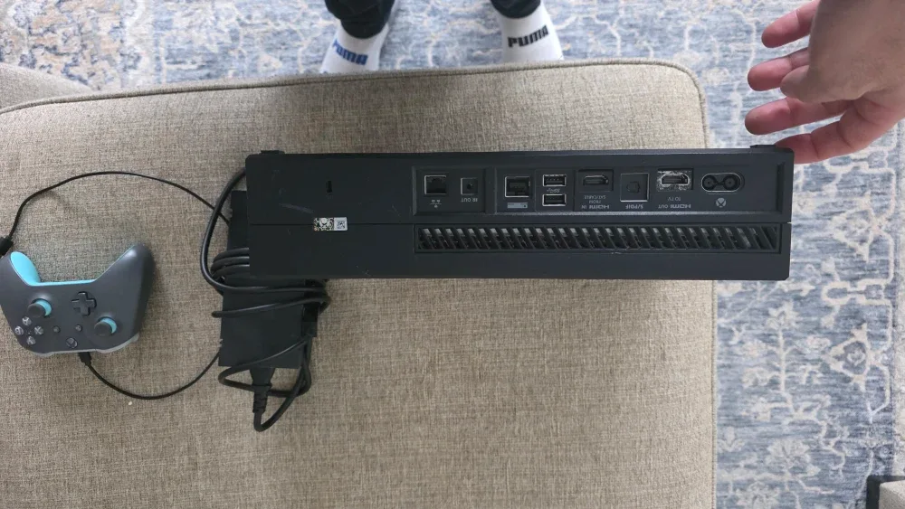 Xbox One Console - Model 1540 image indicator(5)