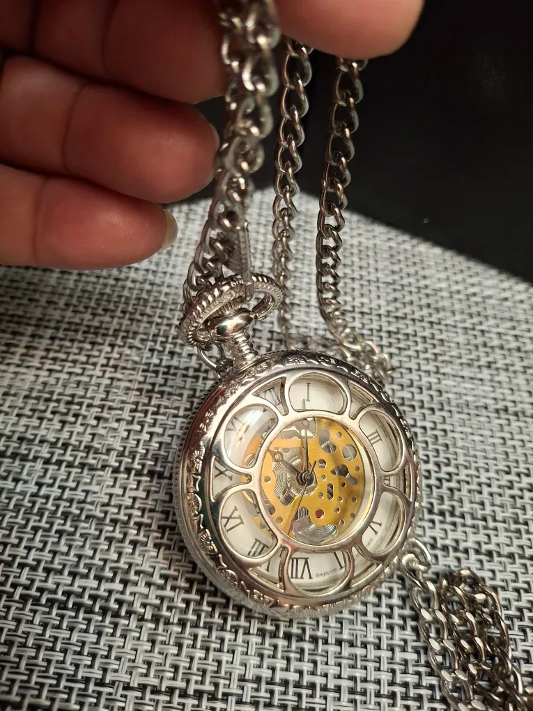 Vintage Style Silver Pocket Watch Necklace image indicator(2)