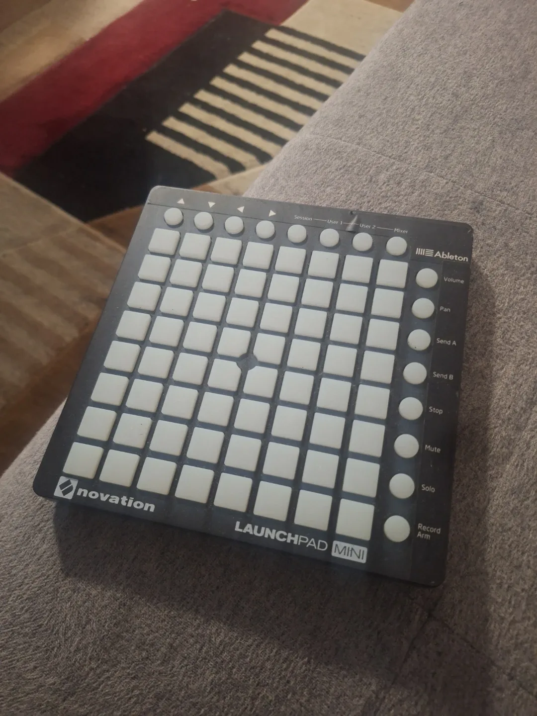 Novation Launchpad Mini image indicator(3)