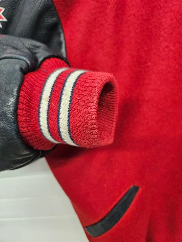 Roy's Enterprise Ontario Hockey Jacket - Size L/G image indicator(7)