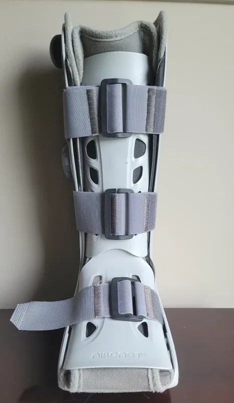 Protective Support Boot – Size Small (Women’s 5–8)