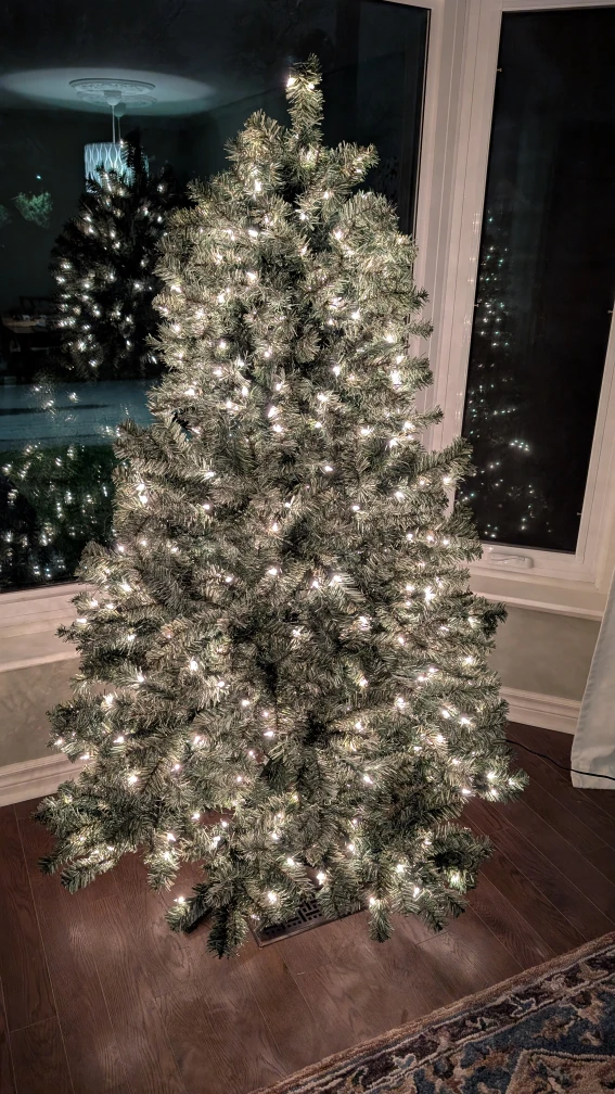 6 ft Pre-Lit Greenwich Pine Christmas Tree