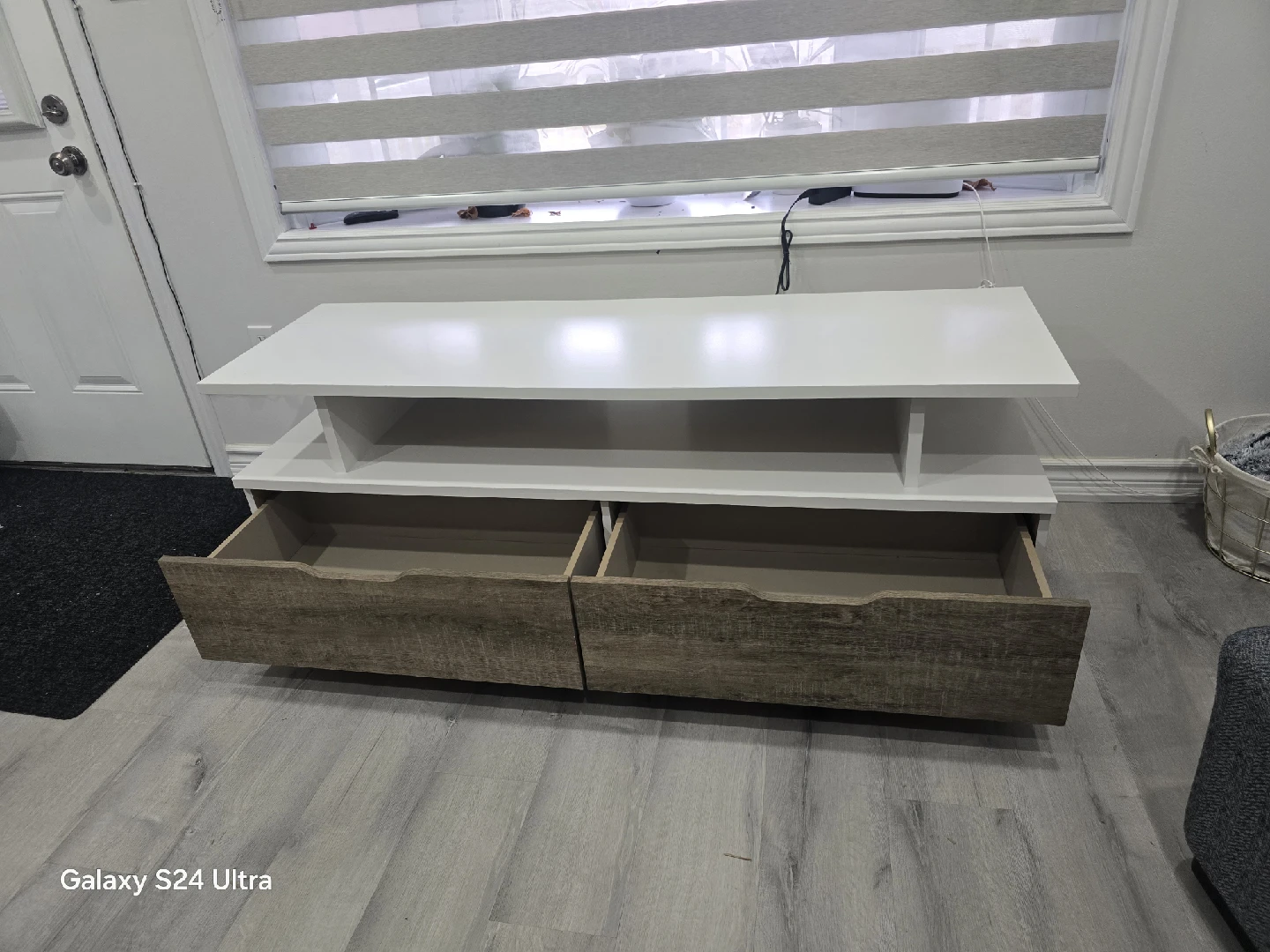 White & Wood TV Stand with Drawers - photo 2