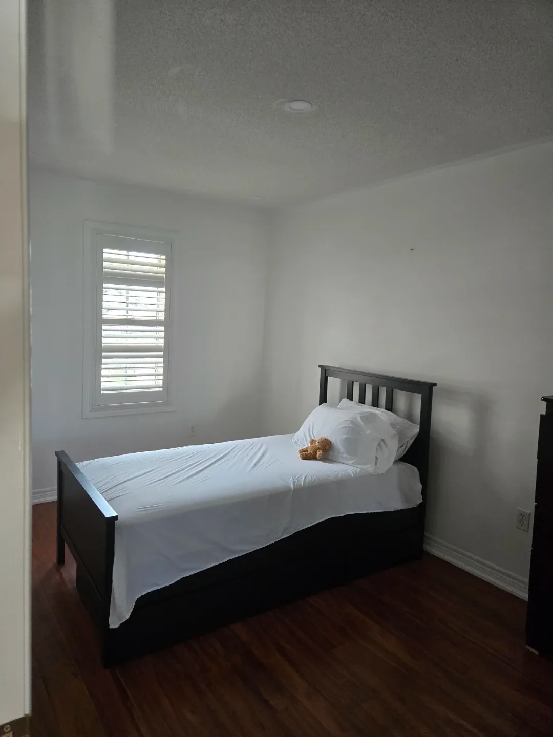 Private room for rent on upper floor image indicator(3)