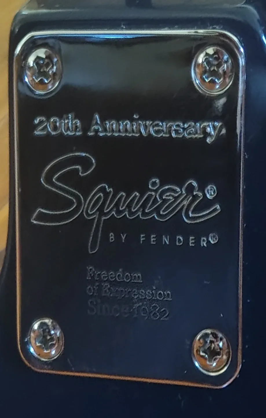 Squier by Fender 20th Anniversary Strat image indicator(2)