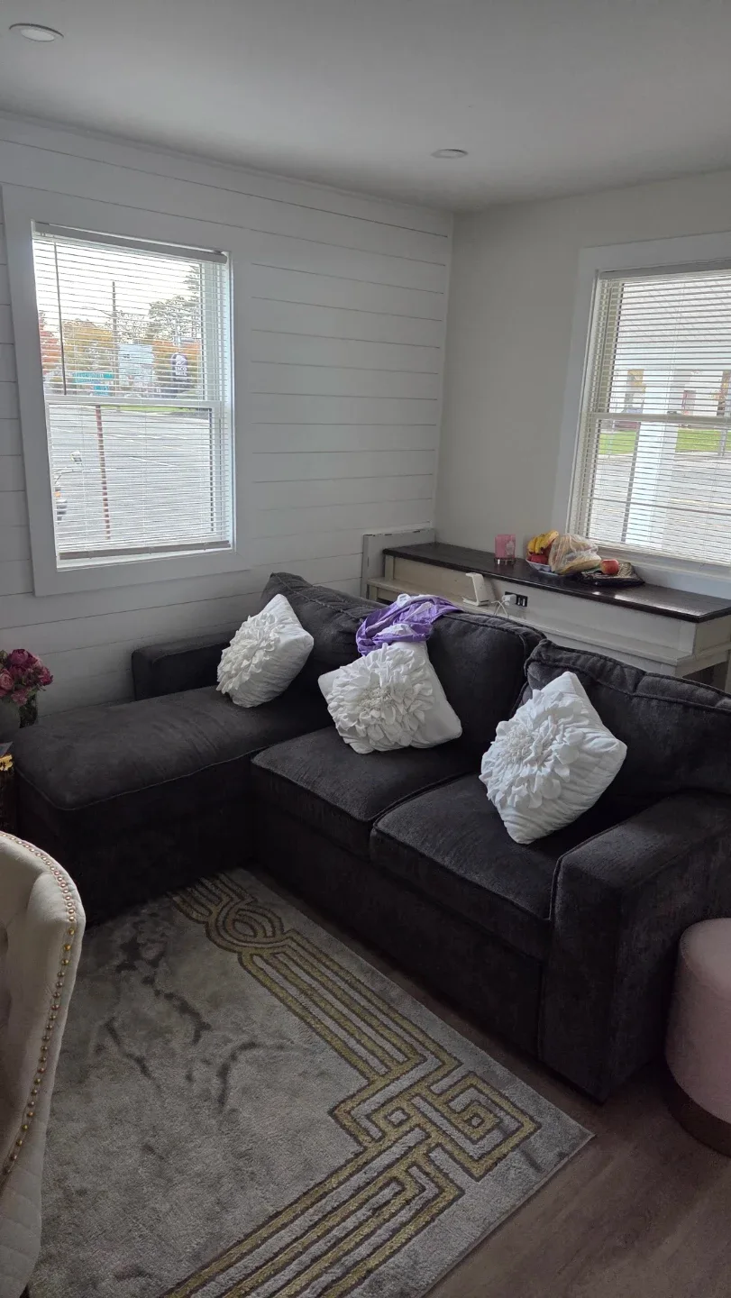 Comfortable Gray Sectional Sofa image indicator(3)