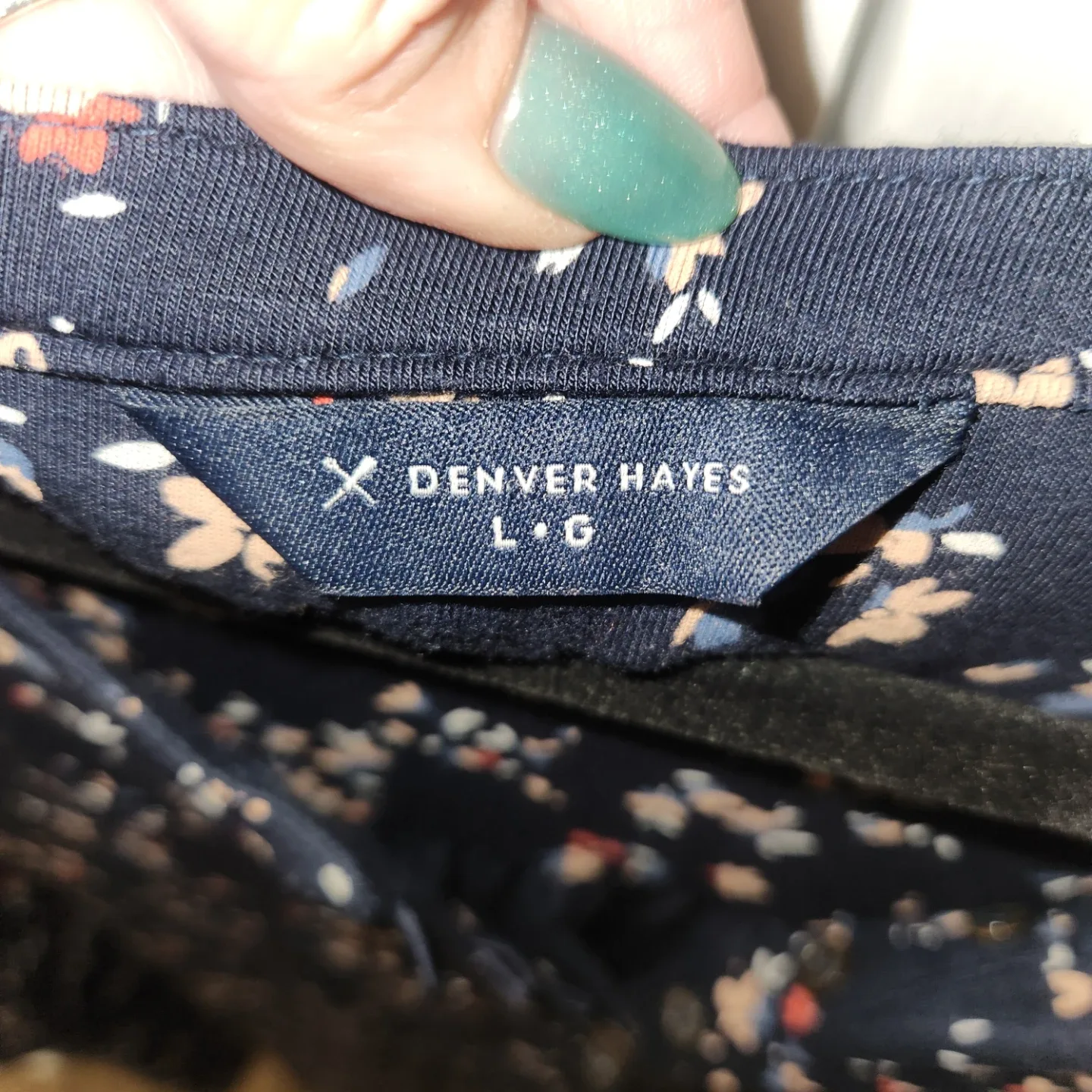 Denver Hayes Floral Blouse - Size L image indicator(2)