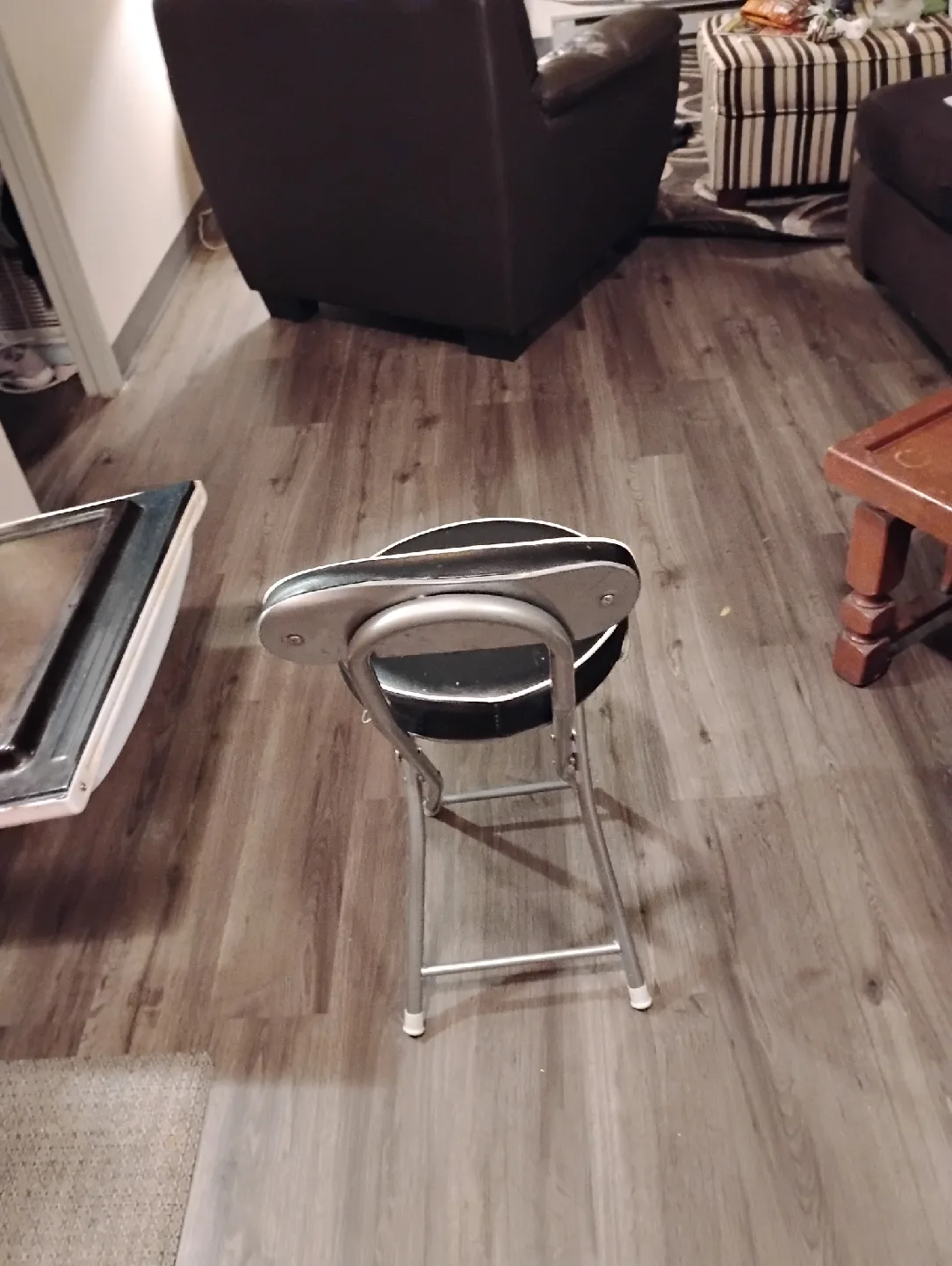 Vintage Folding chair image indicator(3)