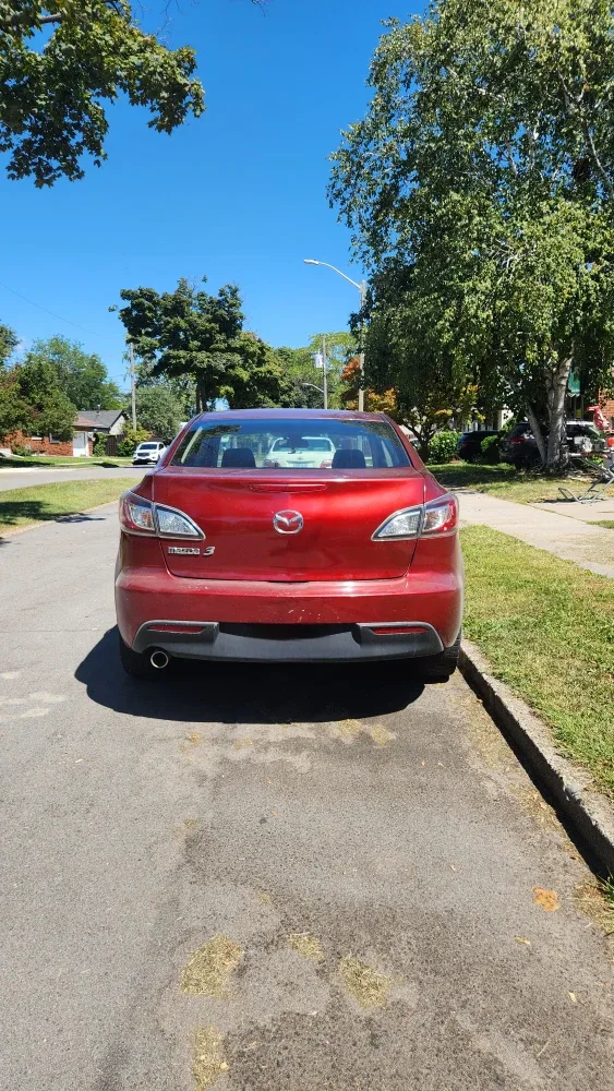 Mazda 3 Sedan, Red image indicator(2)