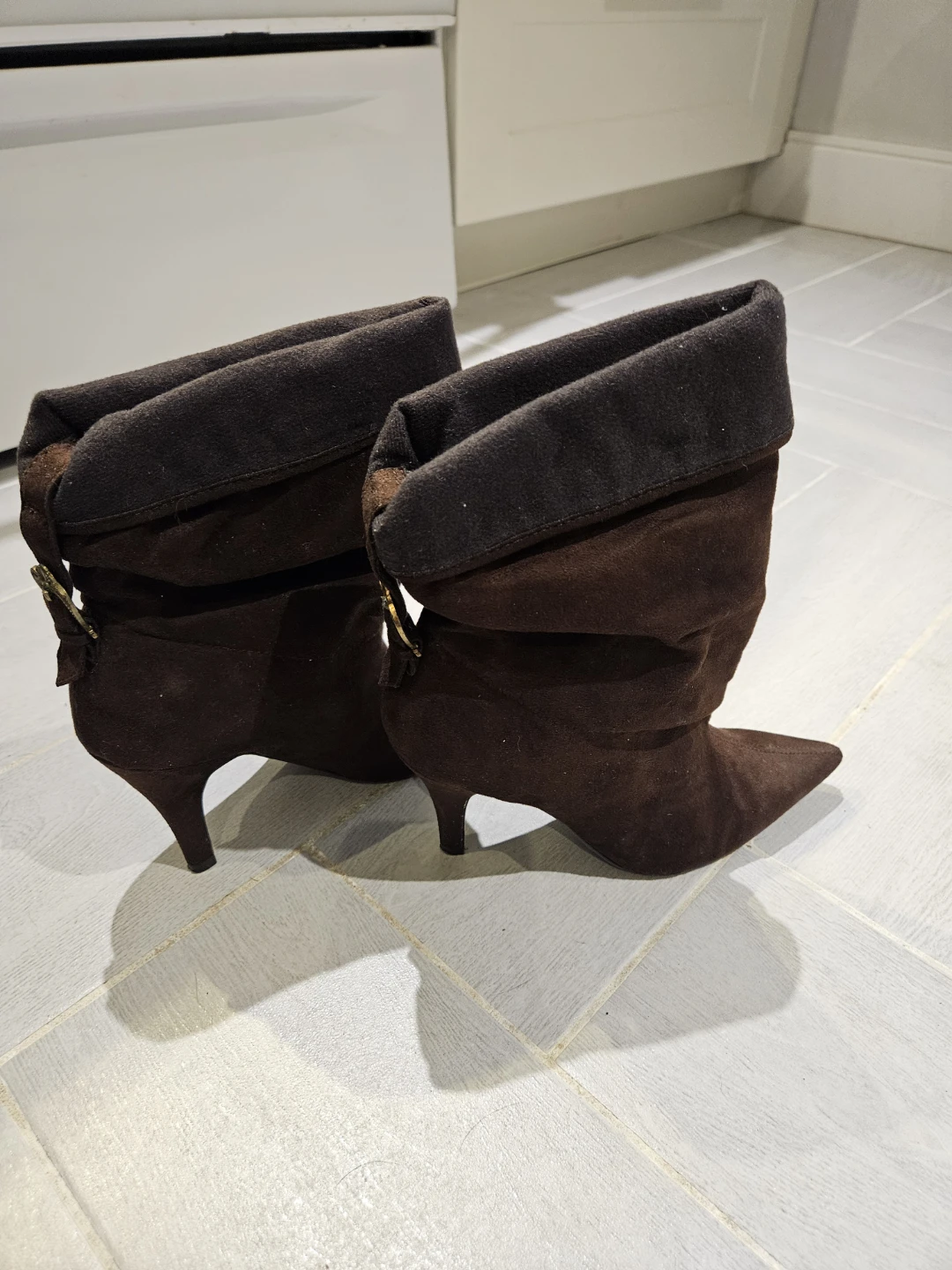 Women's brown suede boots - photo 3