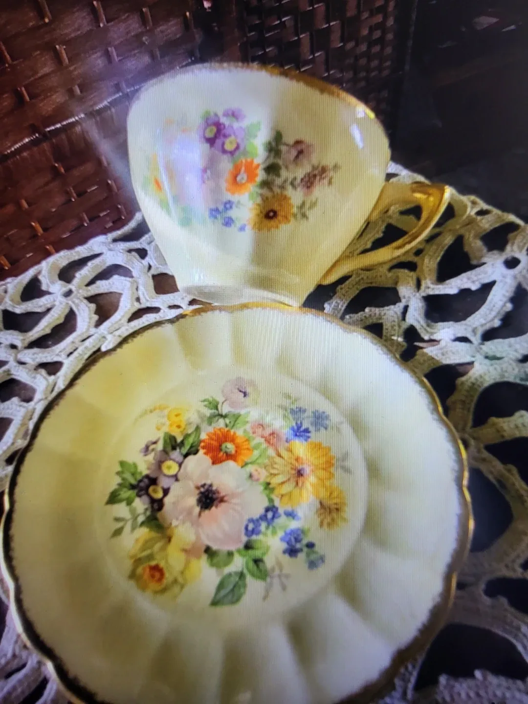 Vintage Shelley Tea Cup and Saucer Set image indicator(2)