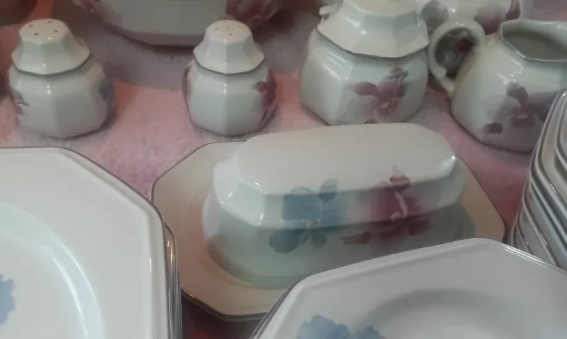 Mikasa complete set of Dishes for 8 with lots  of Serving Pieces image indicator(4)