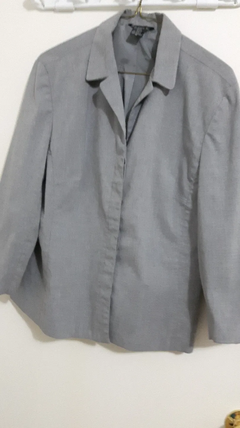 Giorgio Armani Blazer - Size 44 image indicator(2)