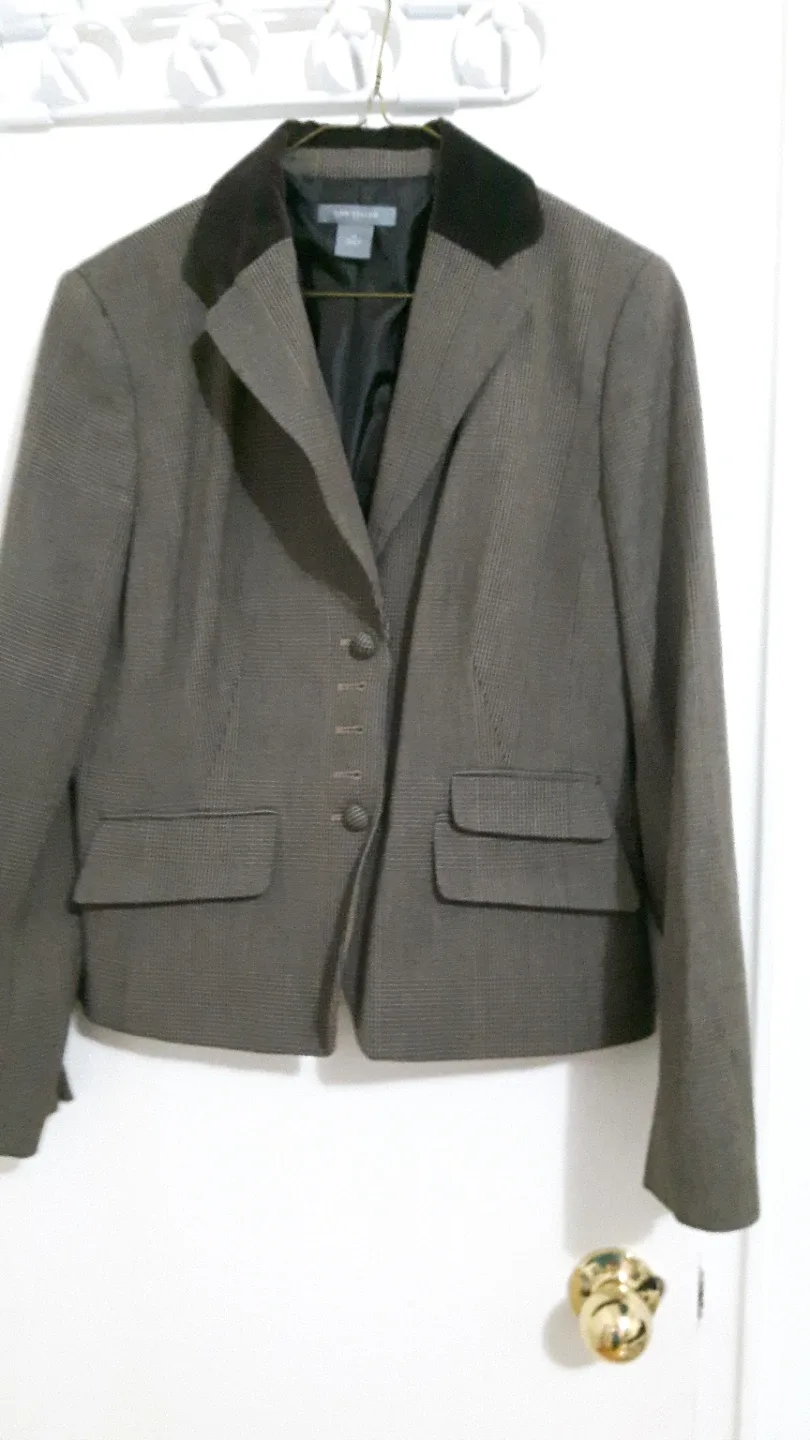 Giorgio Armani Blazer - Size 44 image indicator(6)