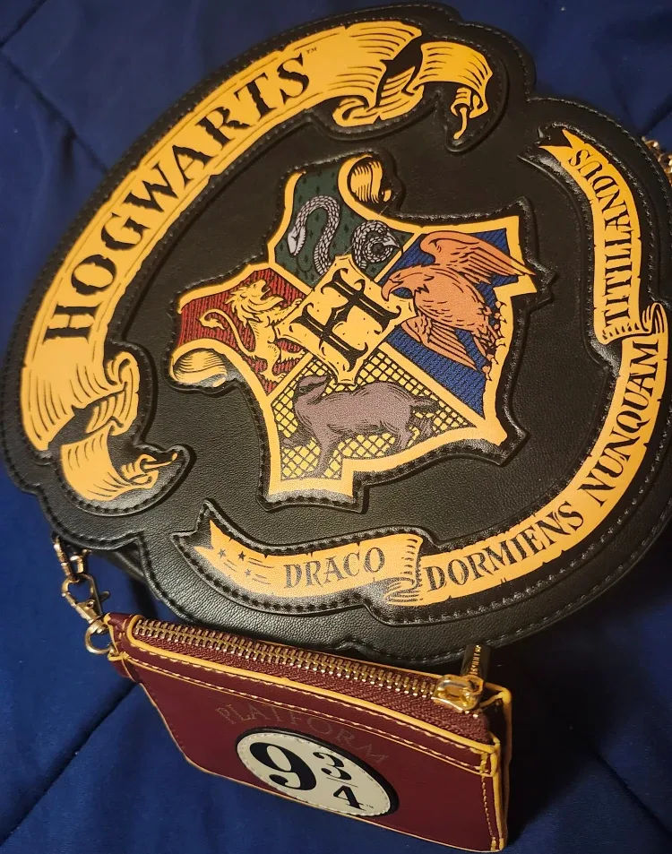 Harry Potter Hogwarts Crossbody Bag Gift Set image indicator(3)